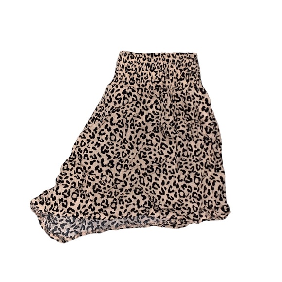 Flowy Leopard Shorts • Bluenotes - Picture 2 of 4